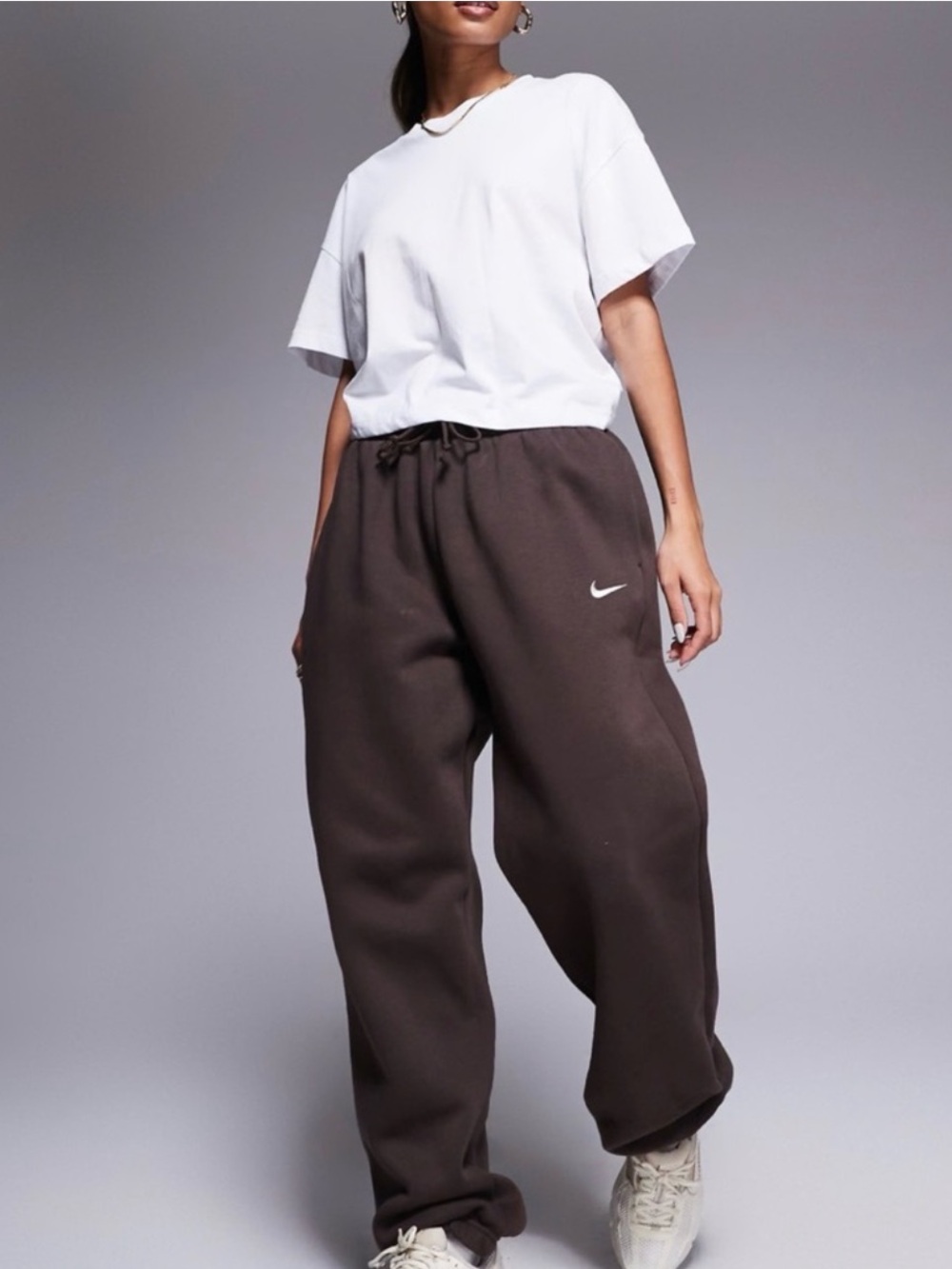 Nike Women's Dark Brown Loose-Fit Track Pants